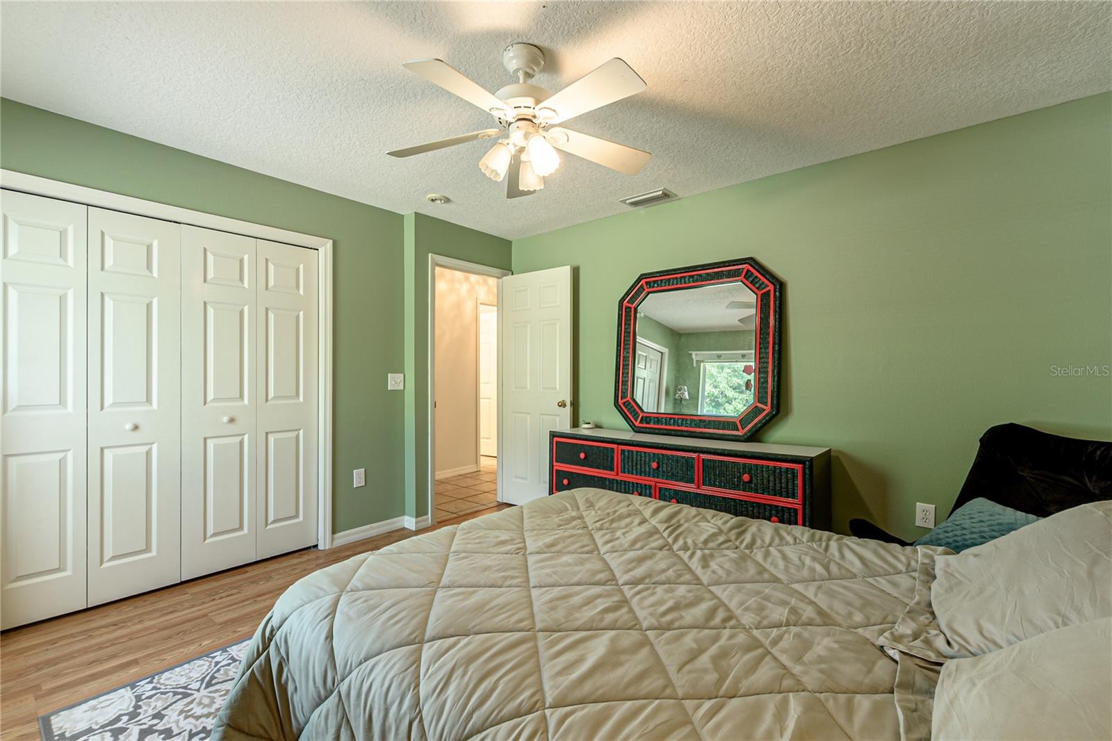 BEDROOM 2