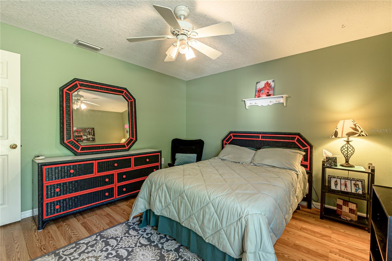 BEDROOM 2