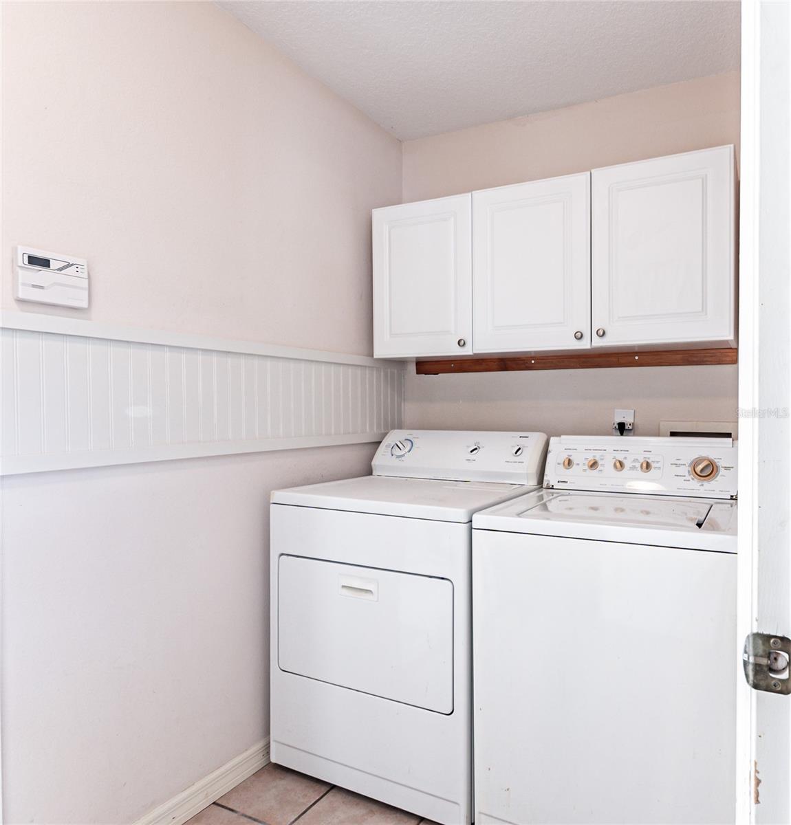 LAUNDRY ROOM TO GARAGE