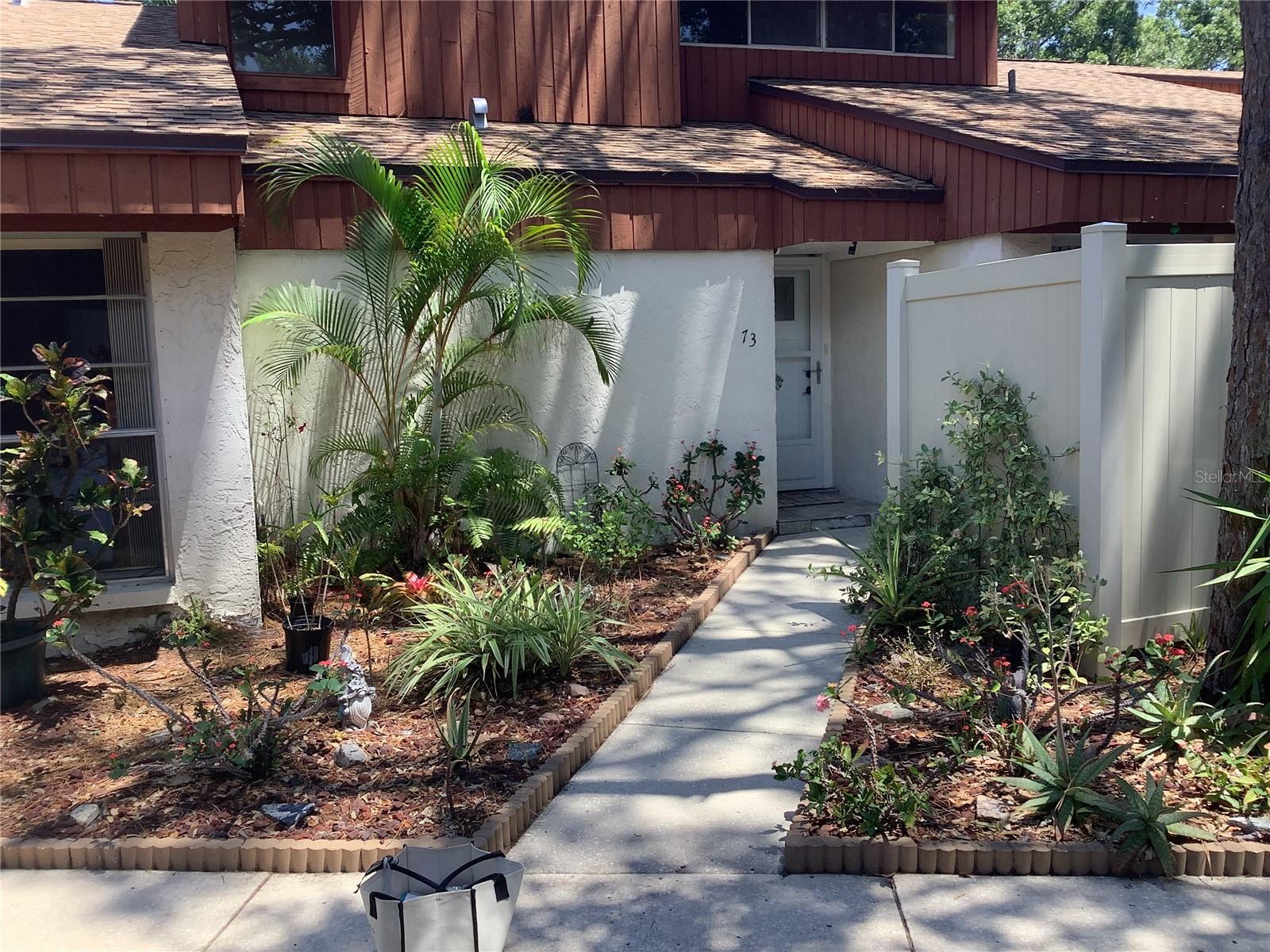Court yard front patio space