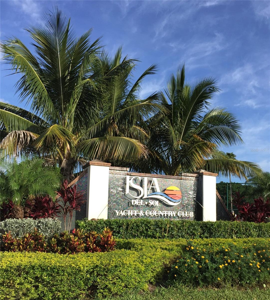 Isla Yacht and Country Club