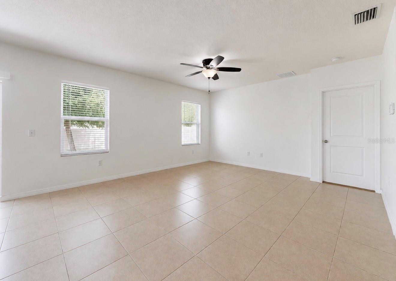 Great Room (Living Room/Dining Room Combo)