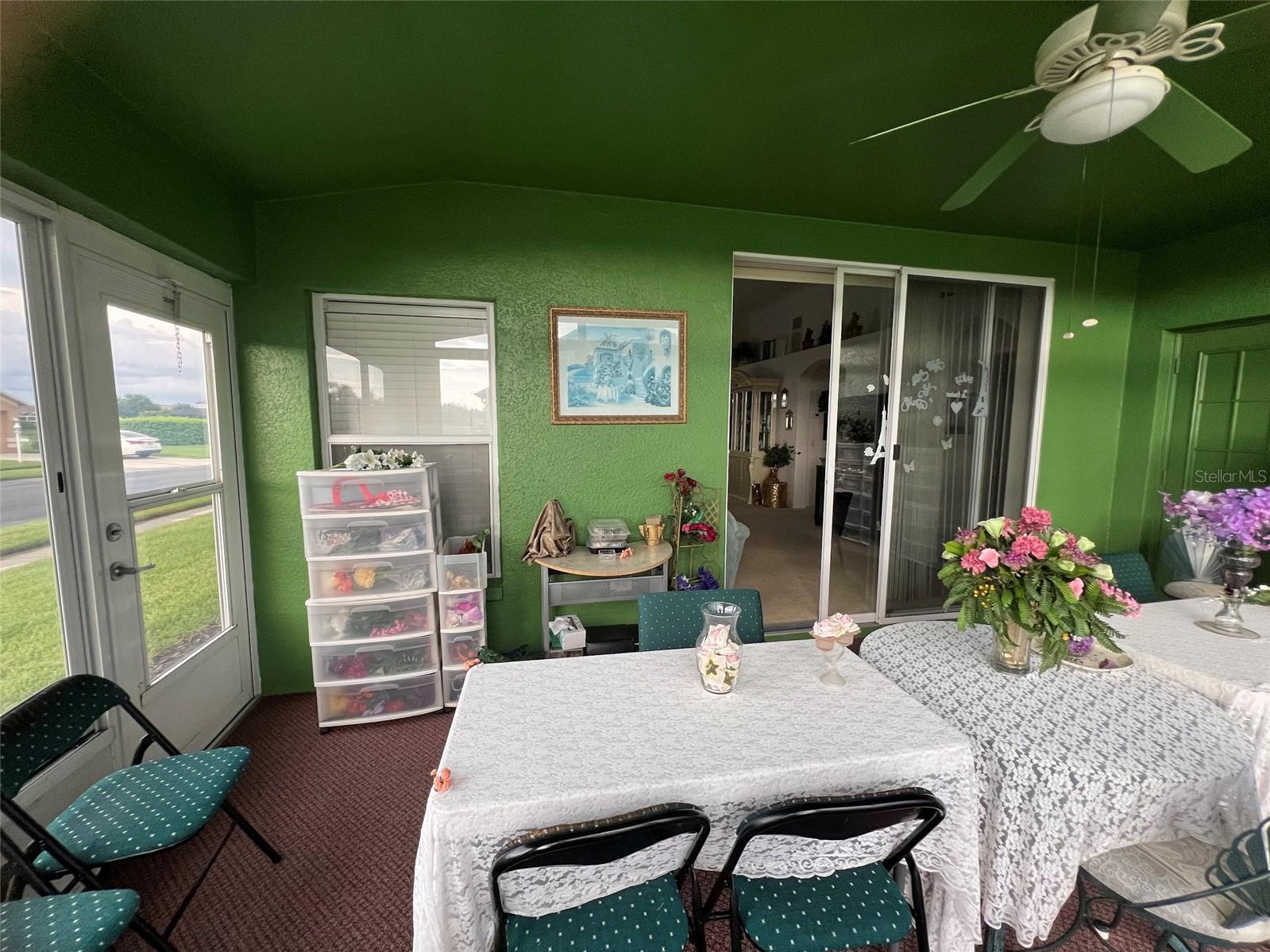 Enclosed Lanai/Patio Great To Watch Sunsets