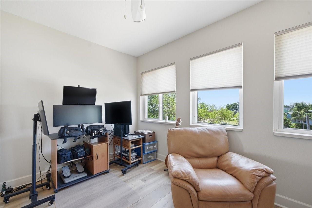 3rd level office