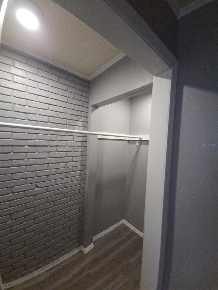 TB8509675