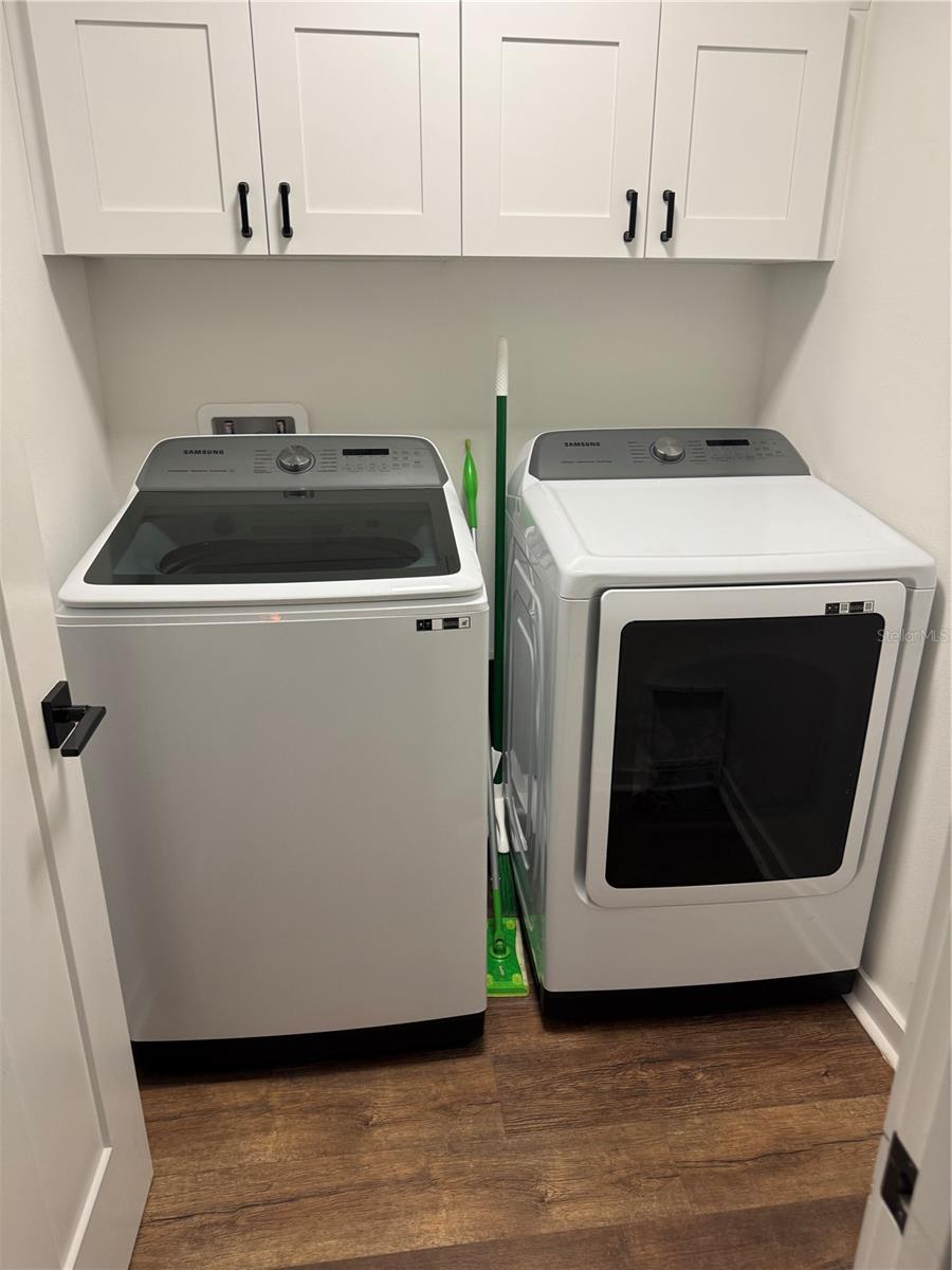 washer and dryer included upstairs