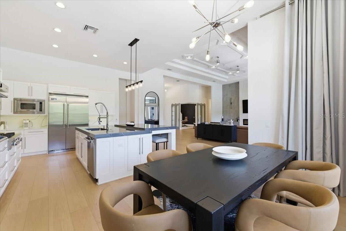 Breakfast Room/Dinette Area