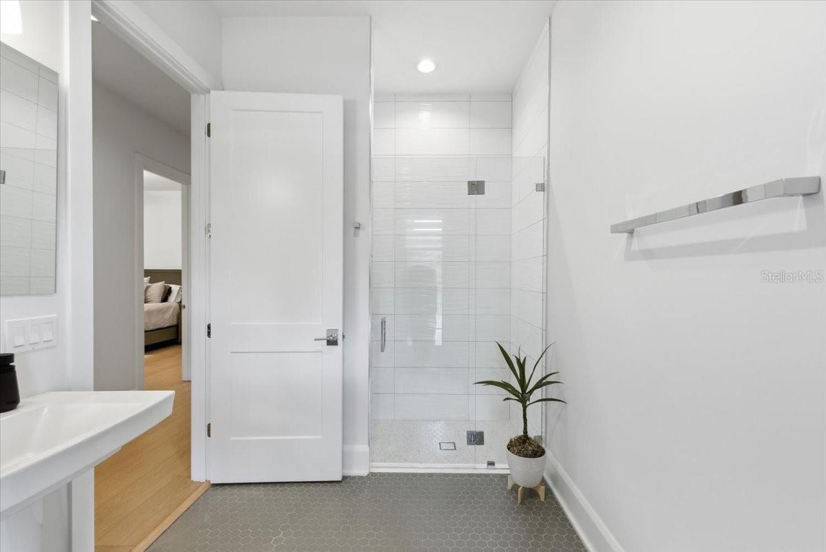 2nd Bathroom/Pool Bath