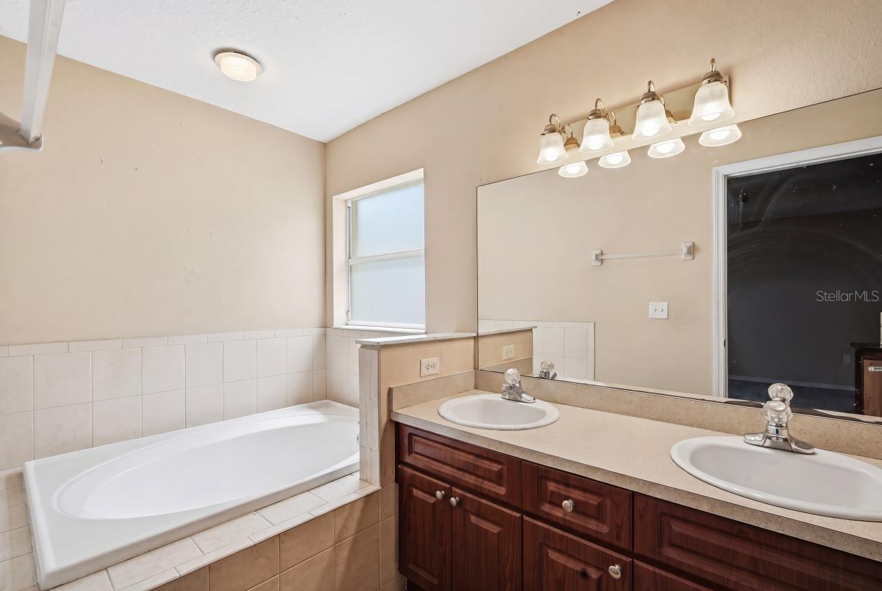 Master en-suite