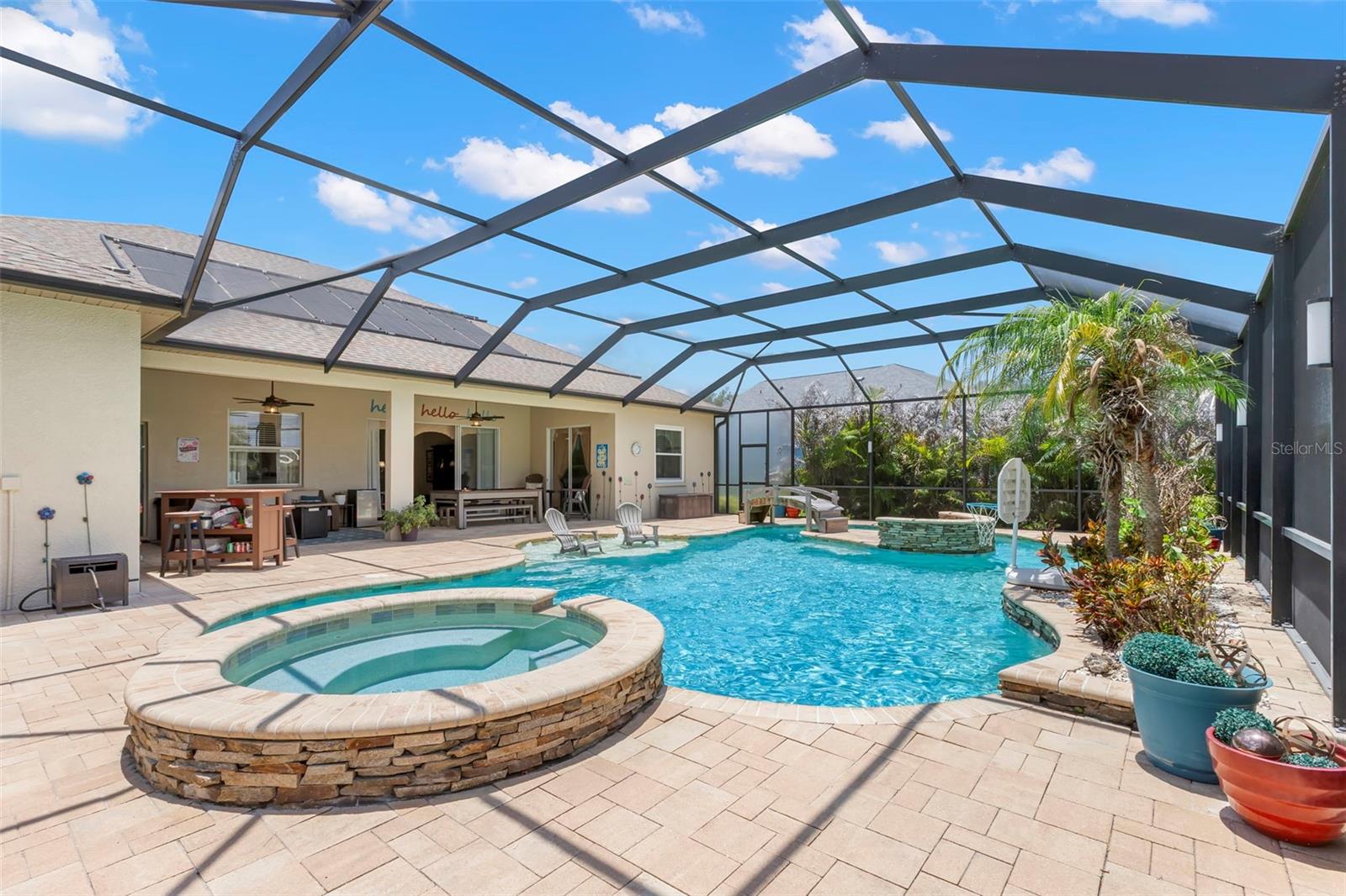 Private Pool with Lazy River and Spa