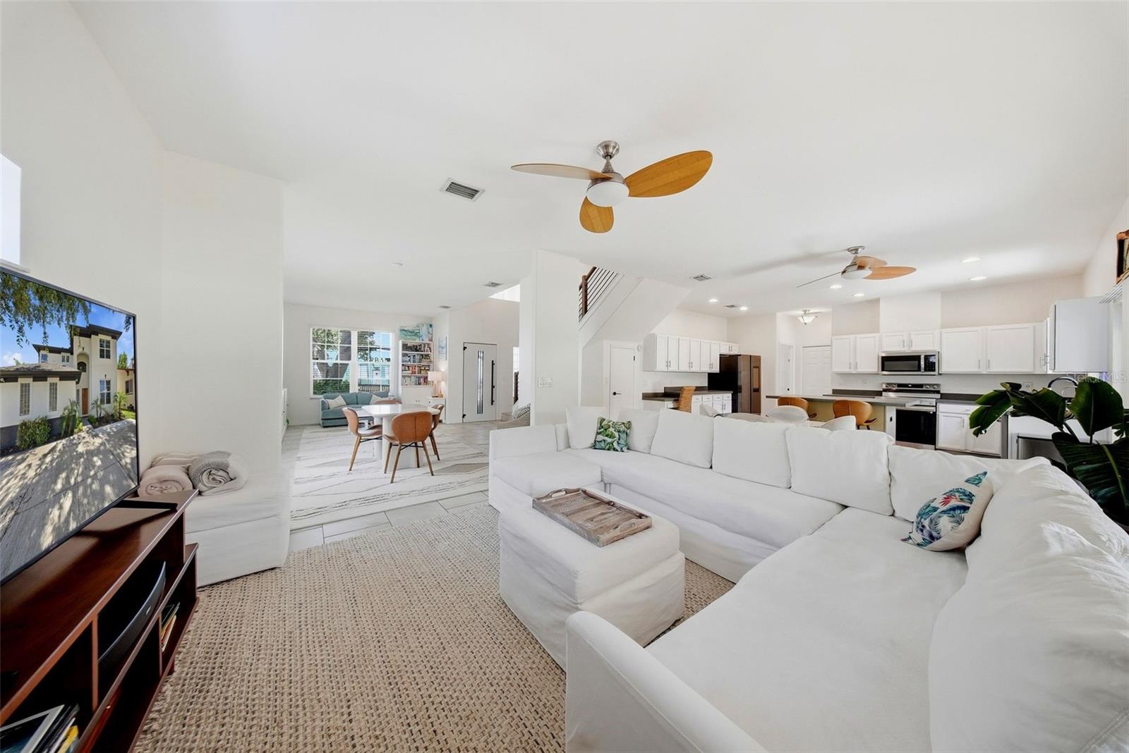 Home is virtually displayed on TV