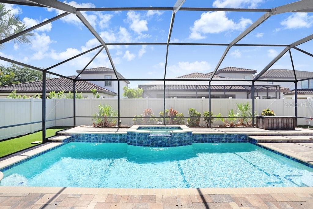 Pool & Spa
