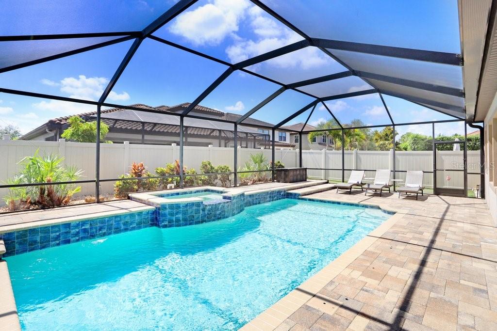 Pool & Spa