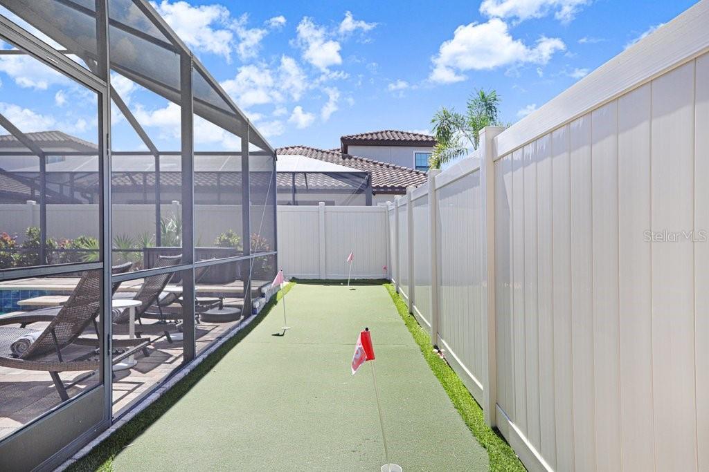 Turf Putting Green