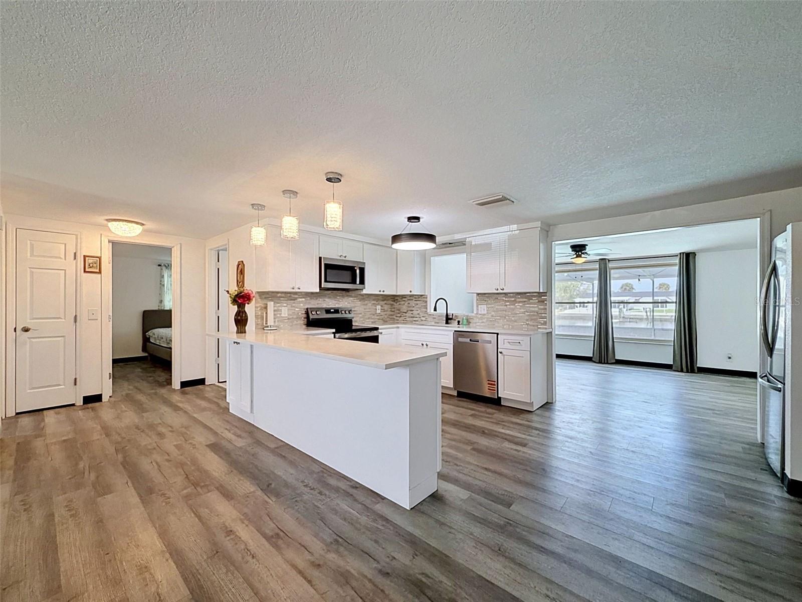 BEAUTIFUL REMOLDELED KITCHEN
