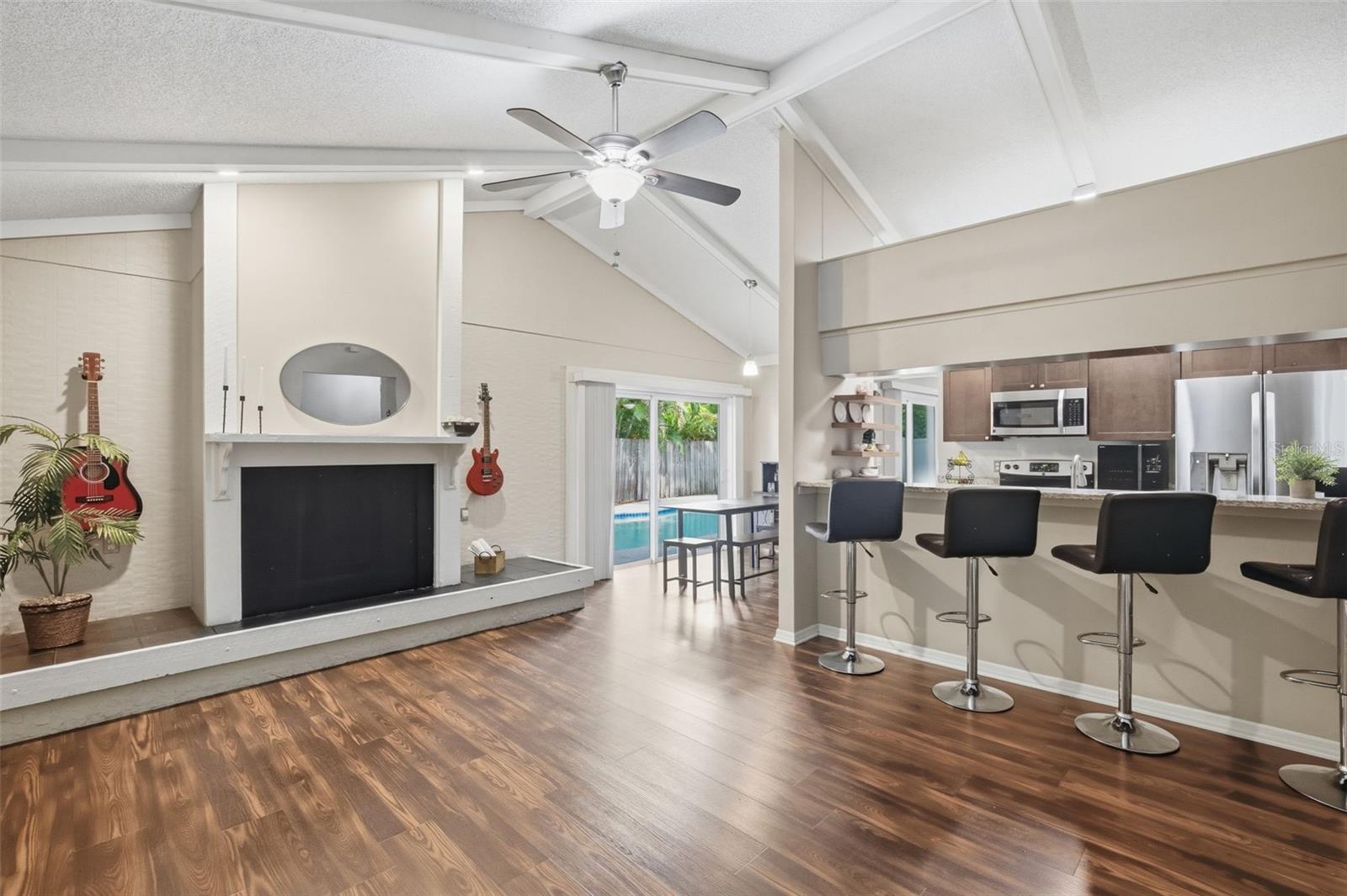 TB8509906