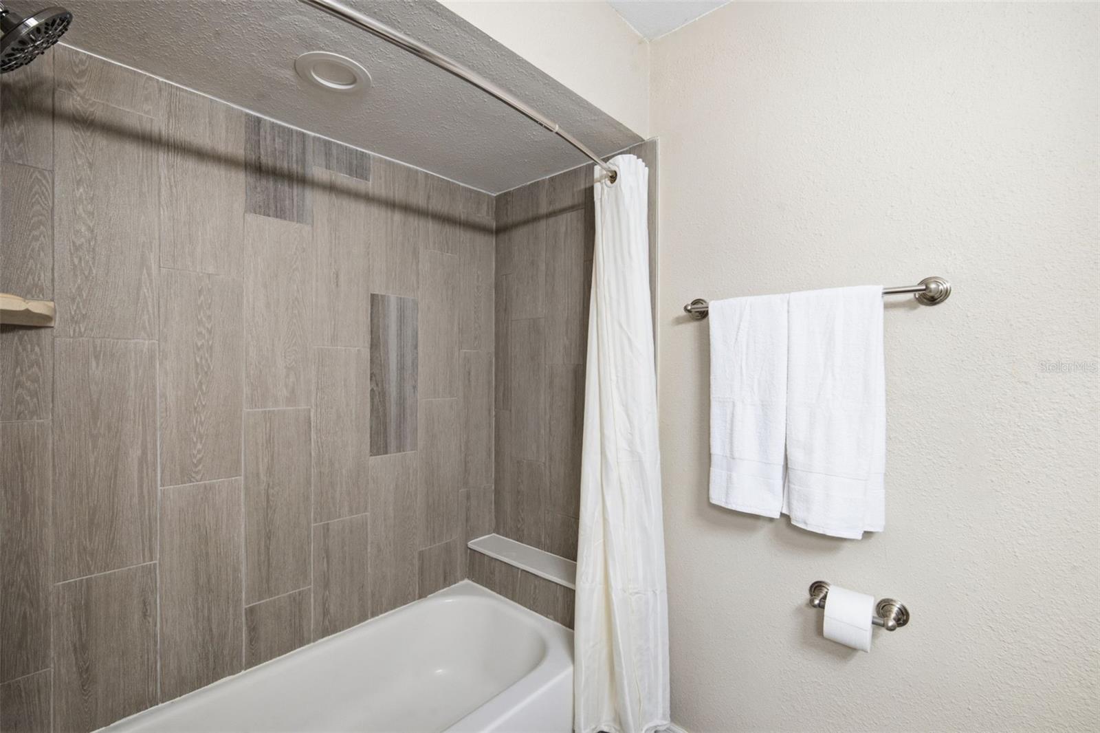 2nd Bathroom