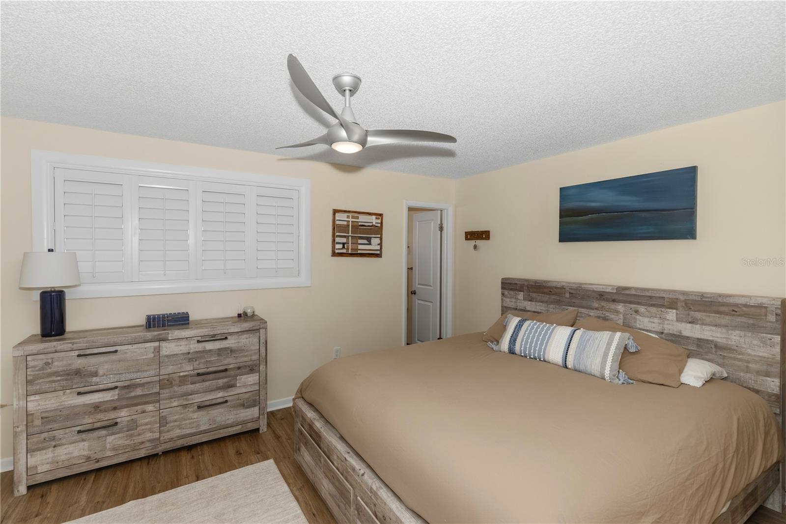Large primary bedroom