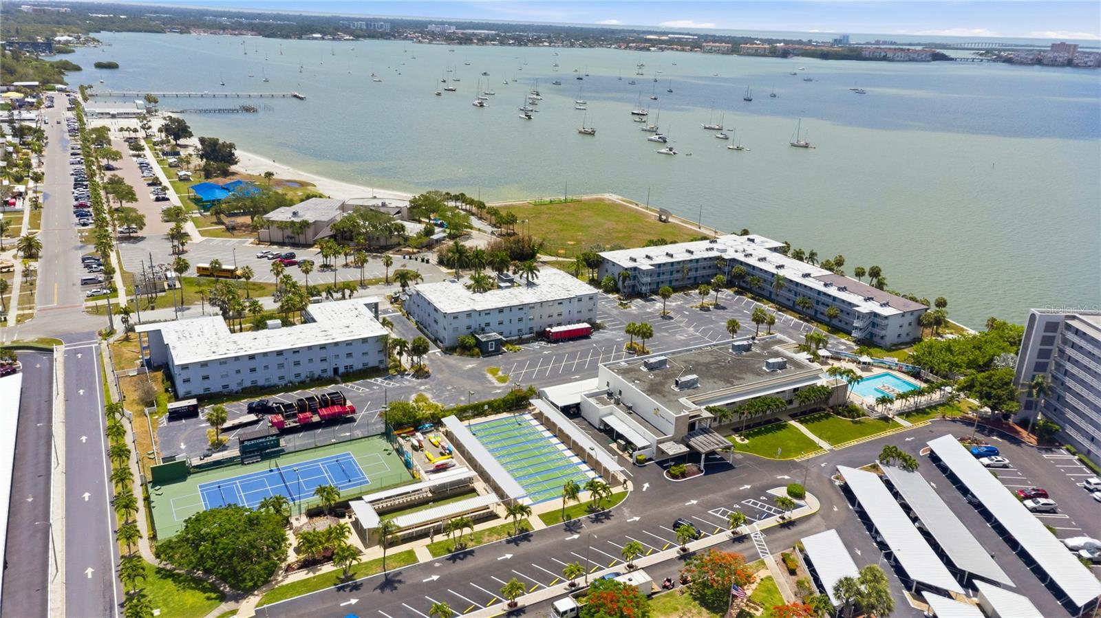 Birds eye view all the Town Shores clubhouse and amenities