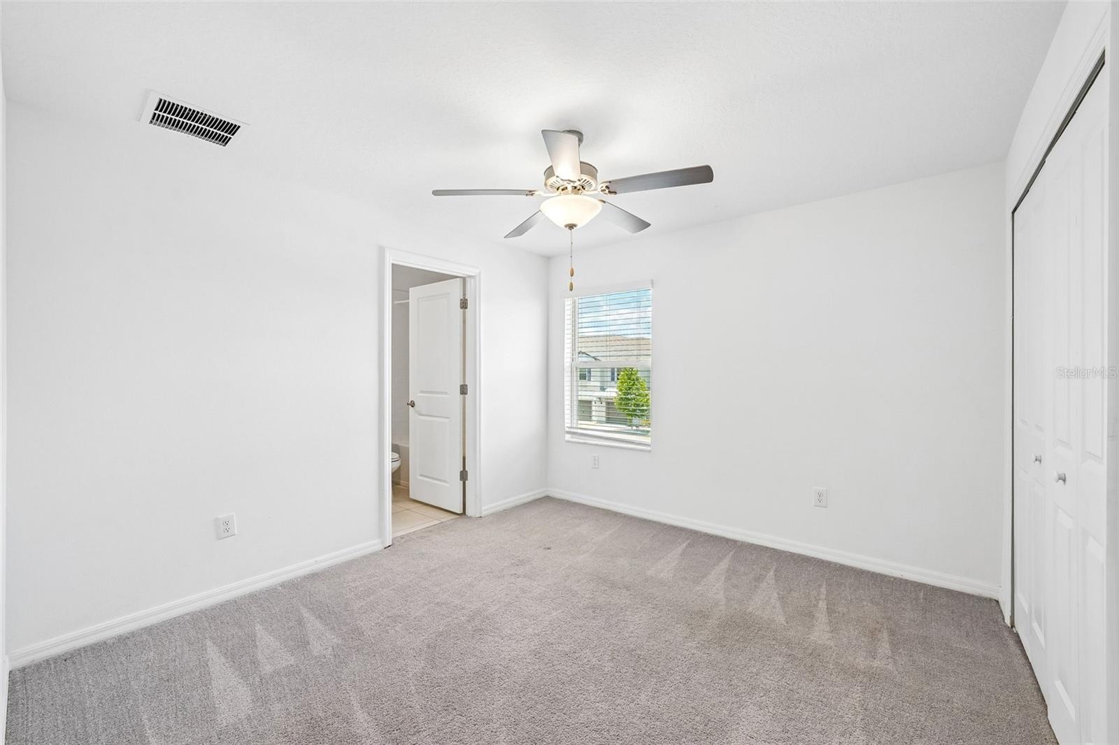 2nd bedroom