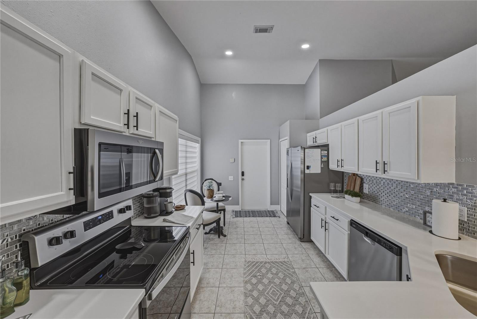 Kitchen w/Quartz Countertops