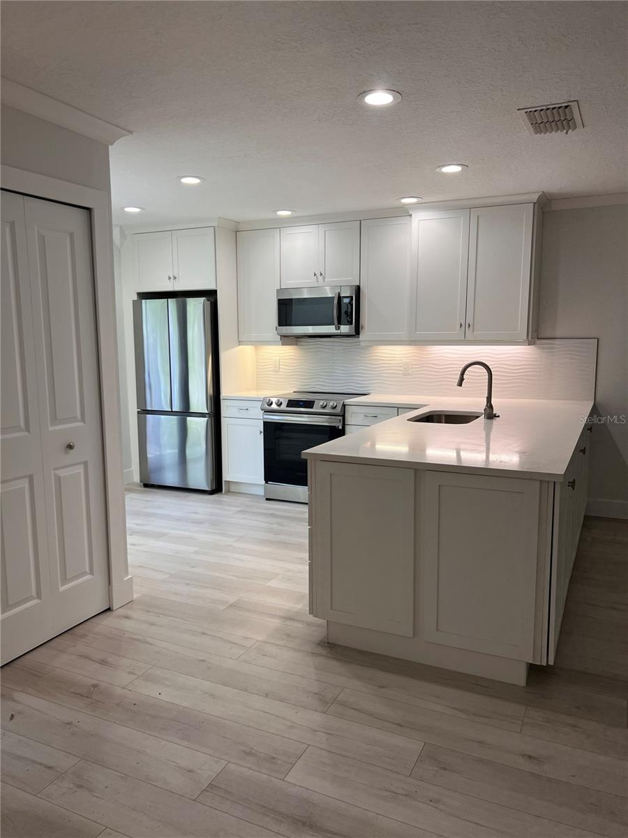 Entry/Kitchen