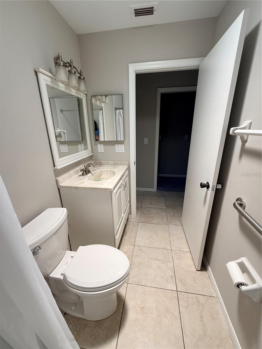 Secondary full bath