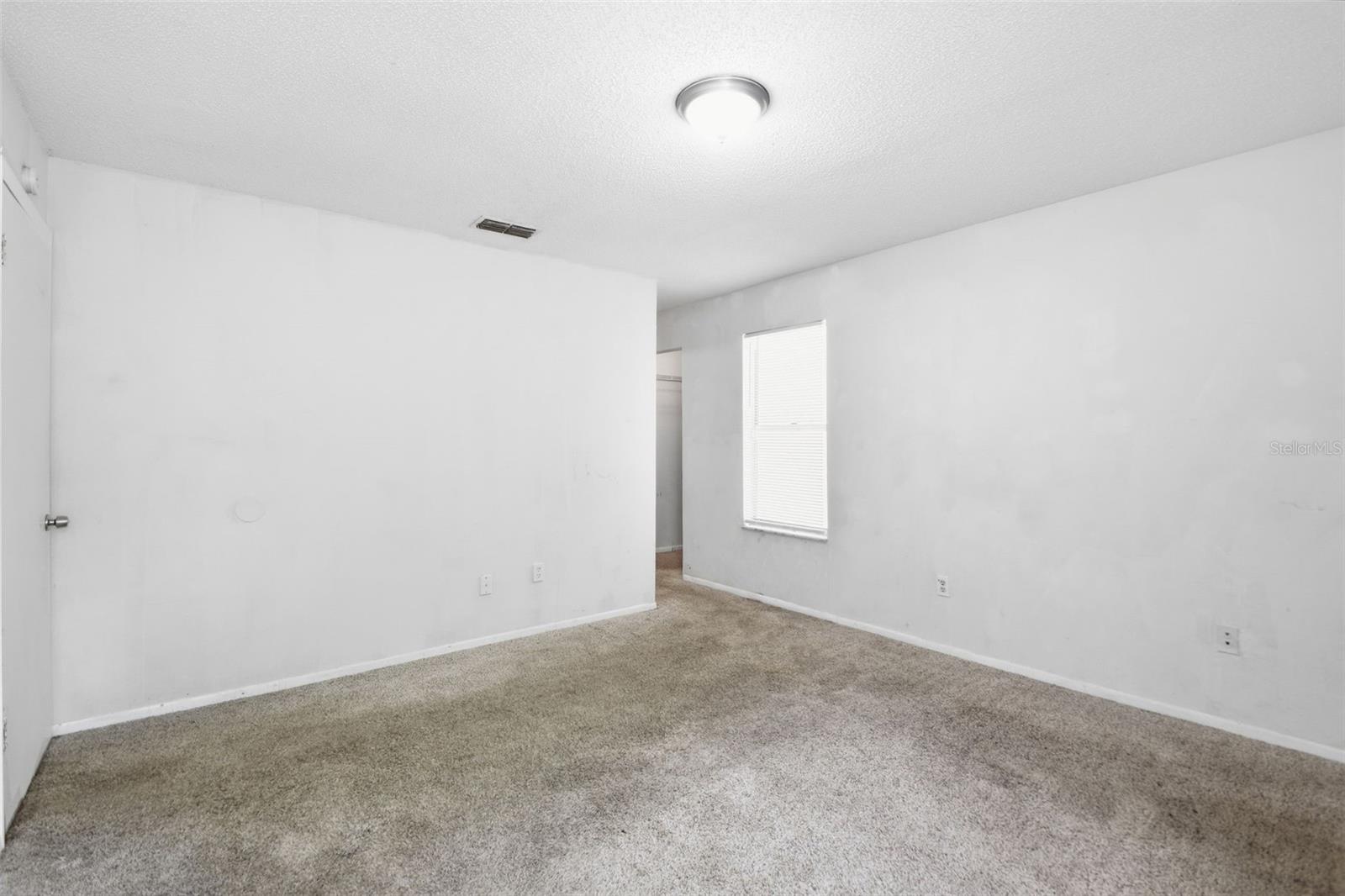 O6408960