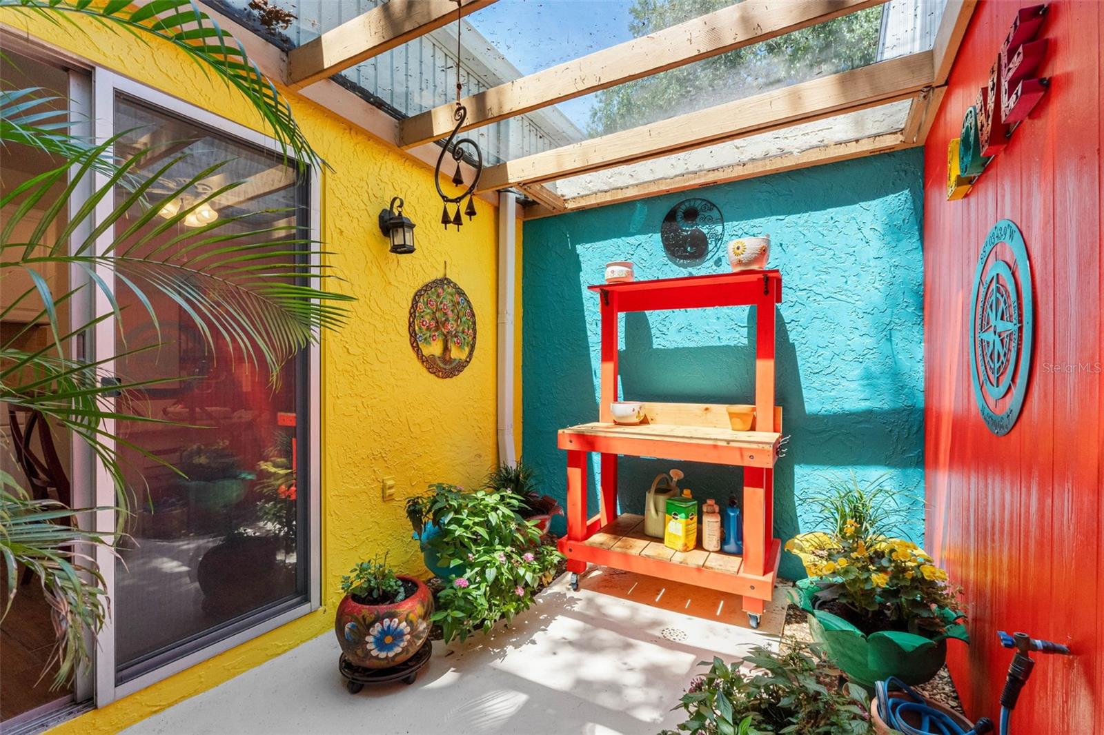 Screened Atrium
