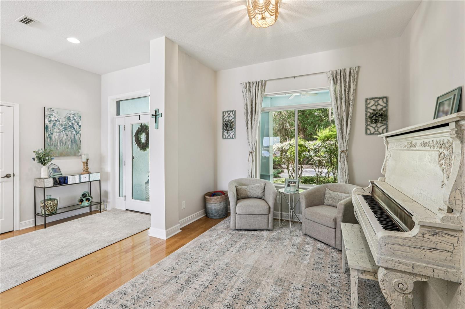 Foyer / Formal Living