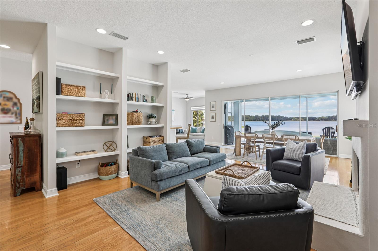 Relax all Day with Abundant Lake Views