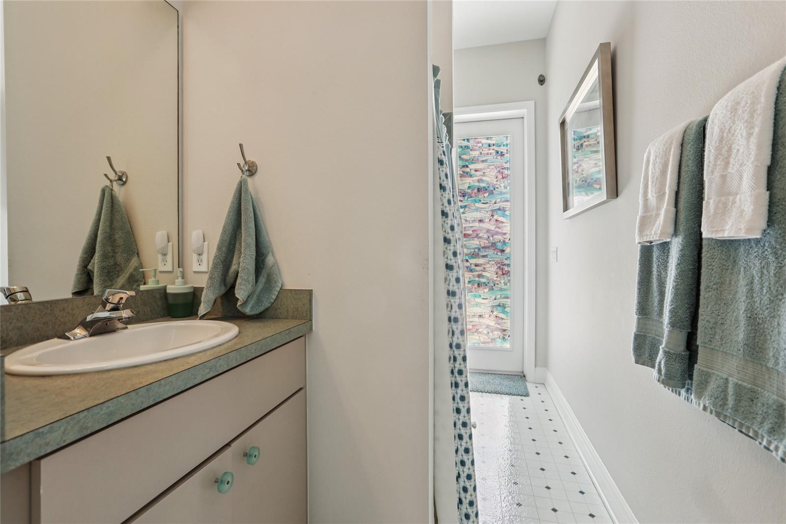 Bathroom 2 / Pool Bath