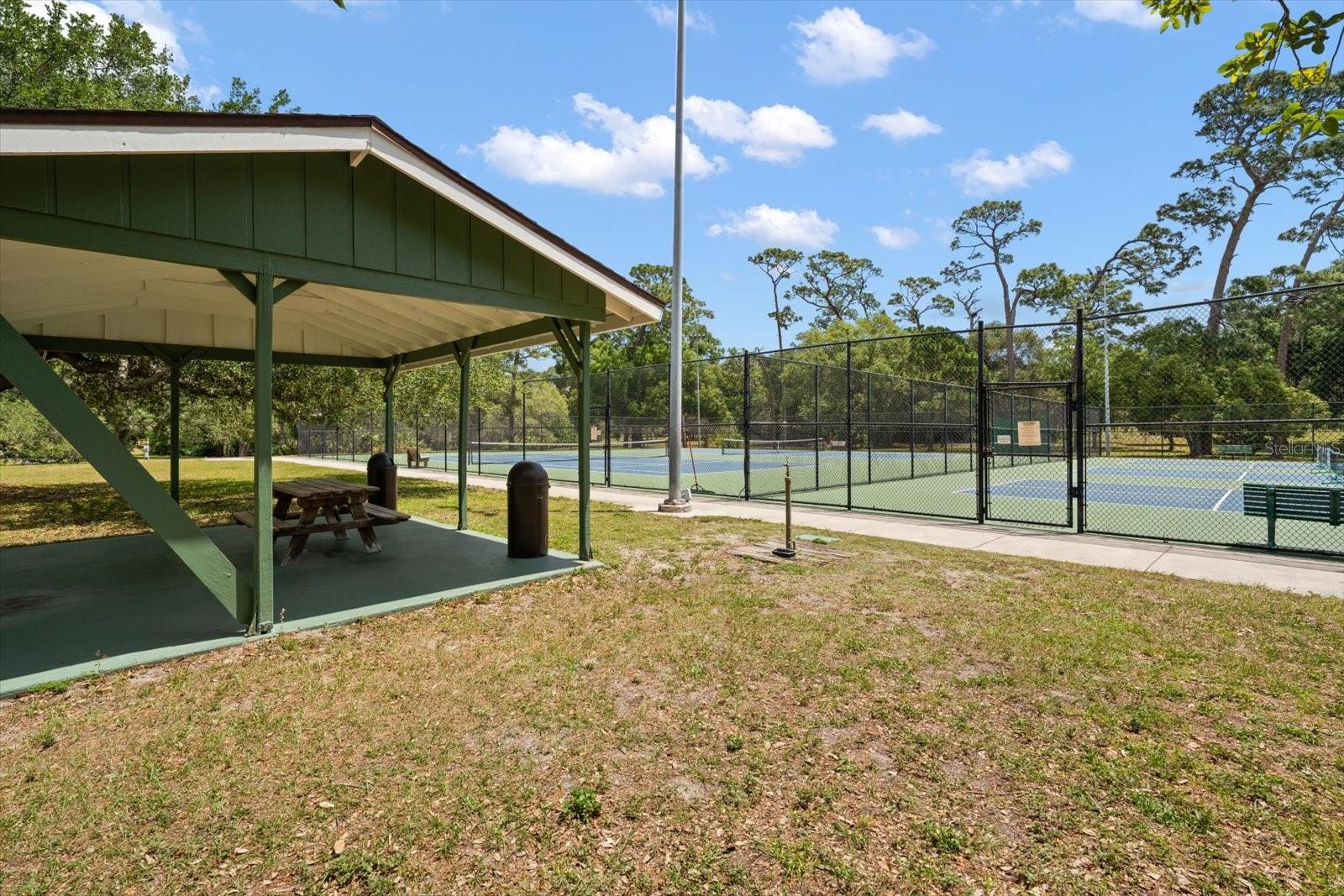 TB8510185