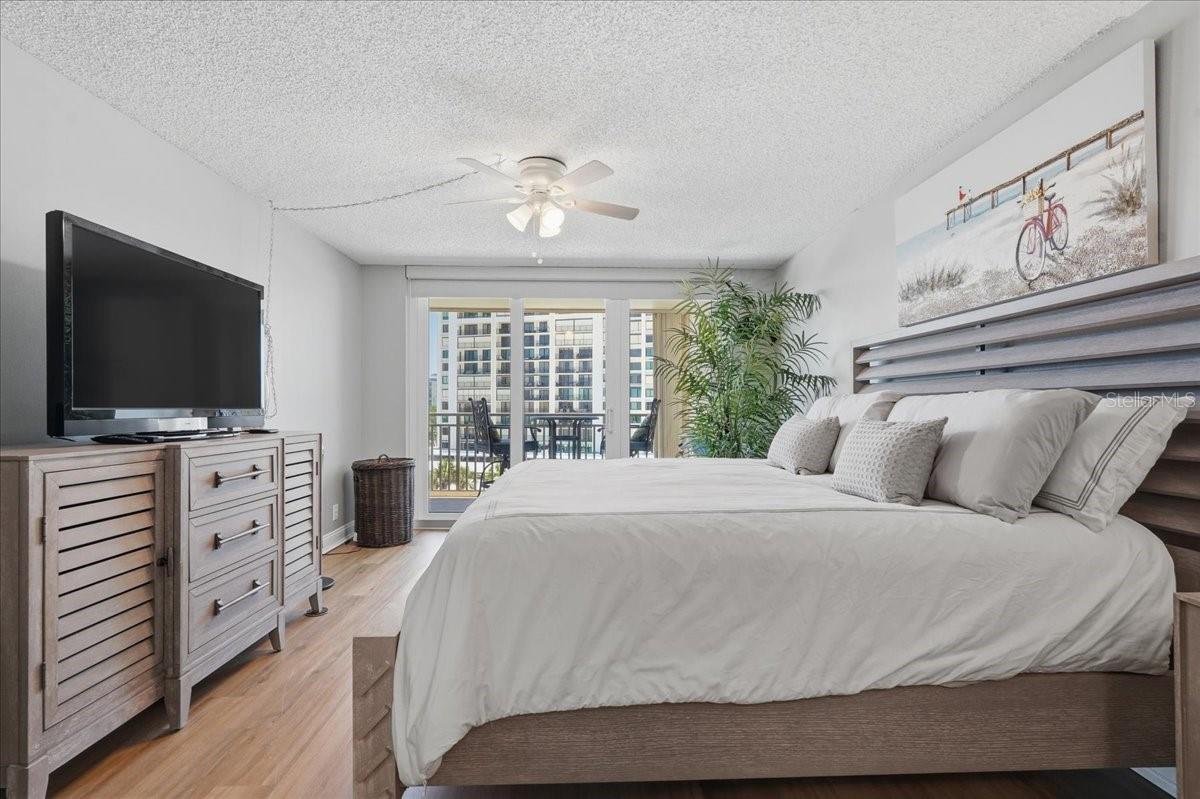 PRIMARY SUITE WITH DIRECT ACCESS TO THE BALCONY
