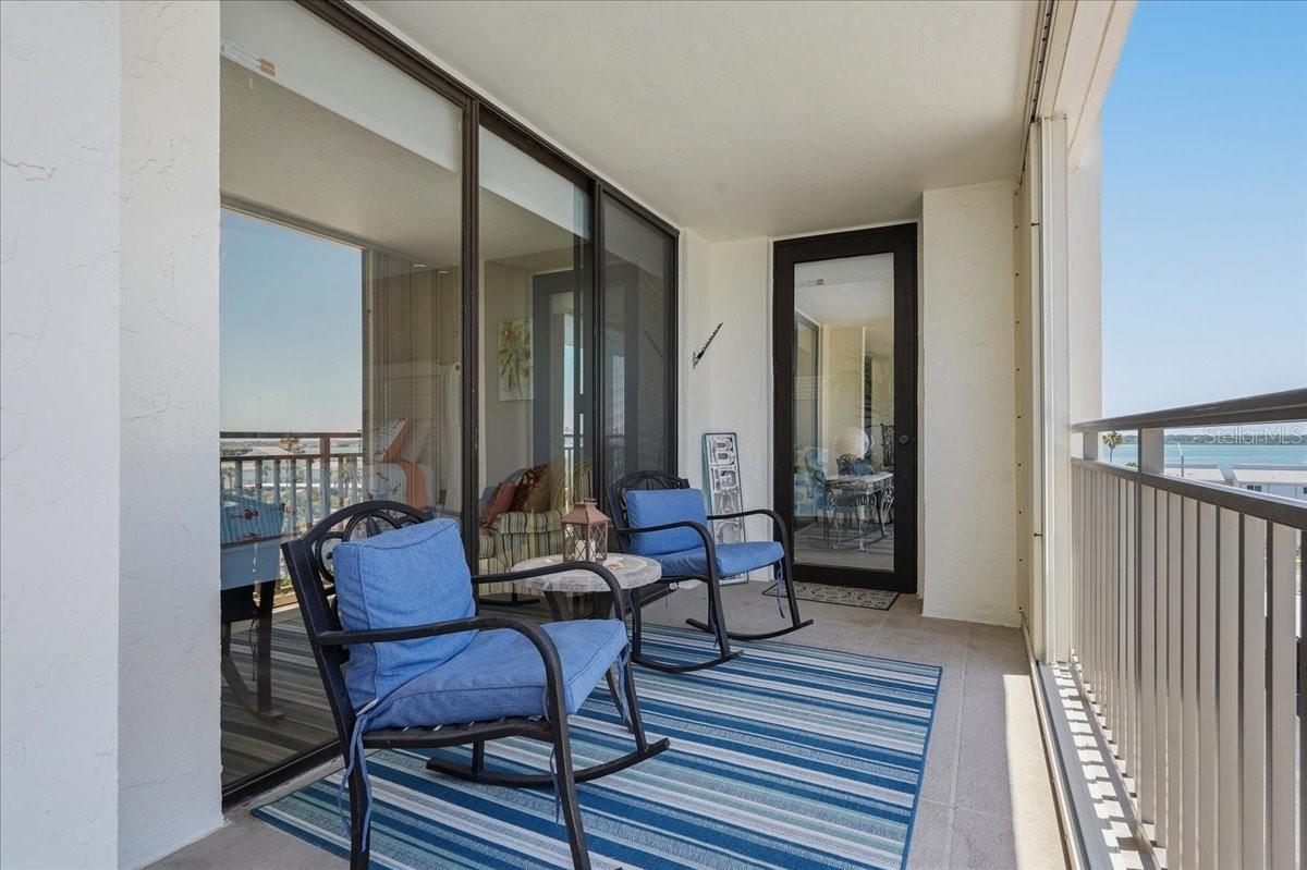 PRIVATE BALCONY
