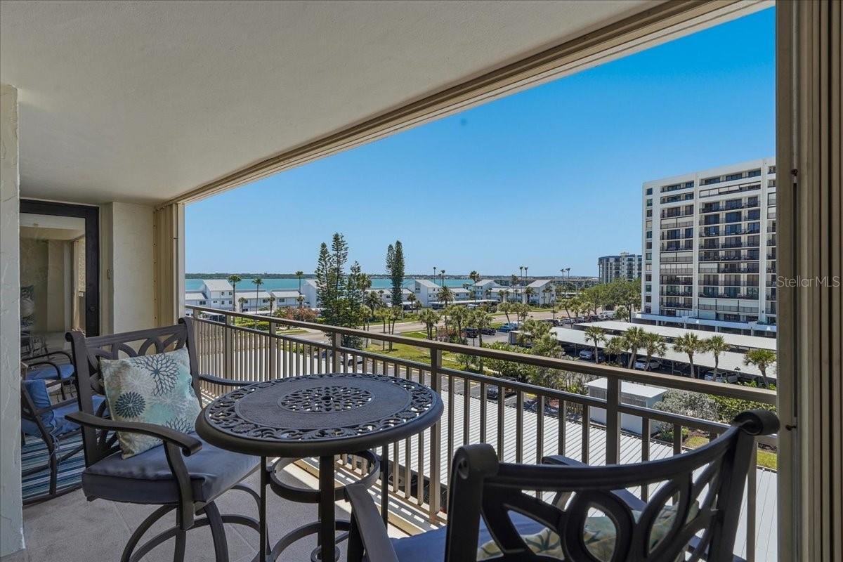 INTRACOASTAL VIEWS!