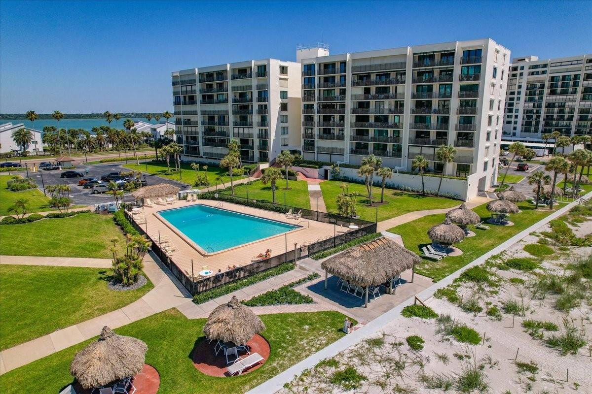 COASTAL LIVING AT ITS FINEST!