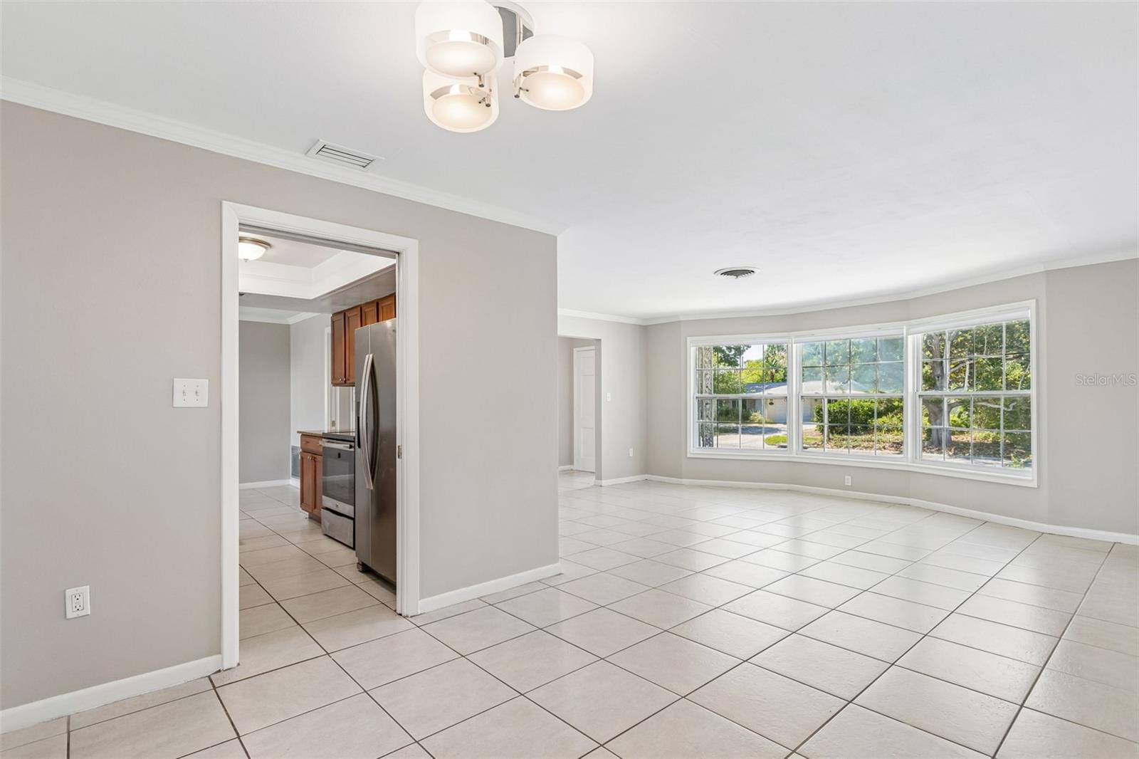 Dining Room/ Living Roon
