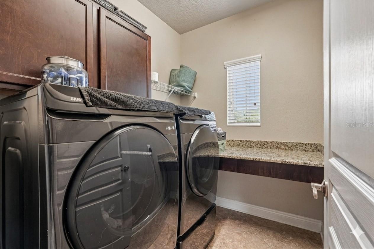 2nd floor laundry room