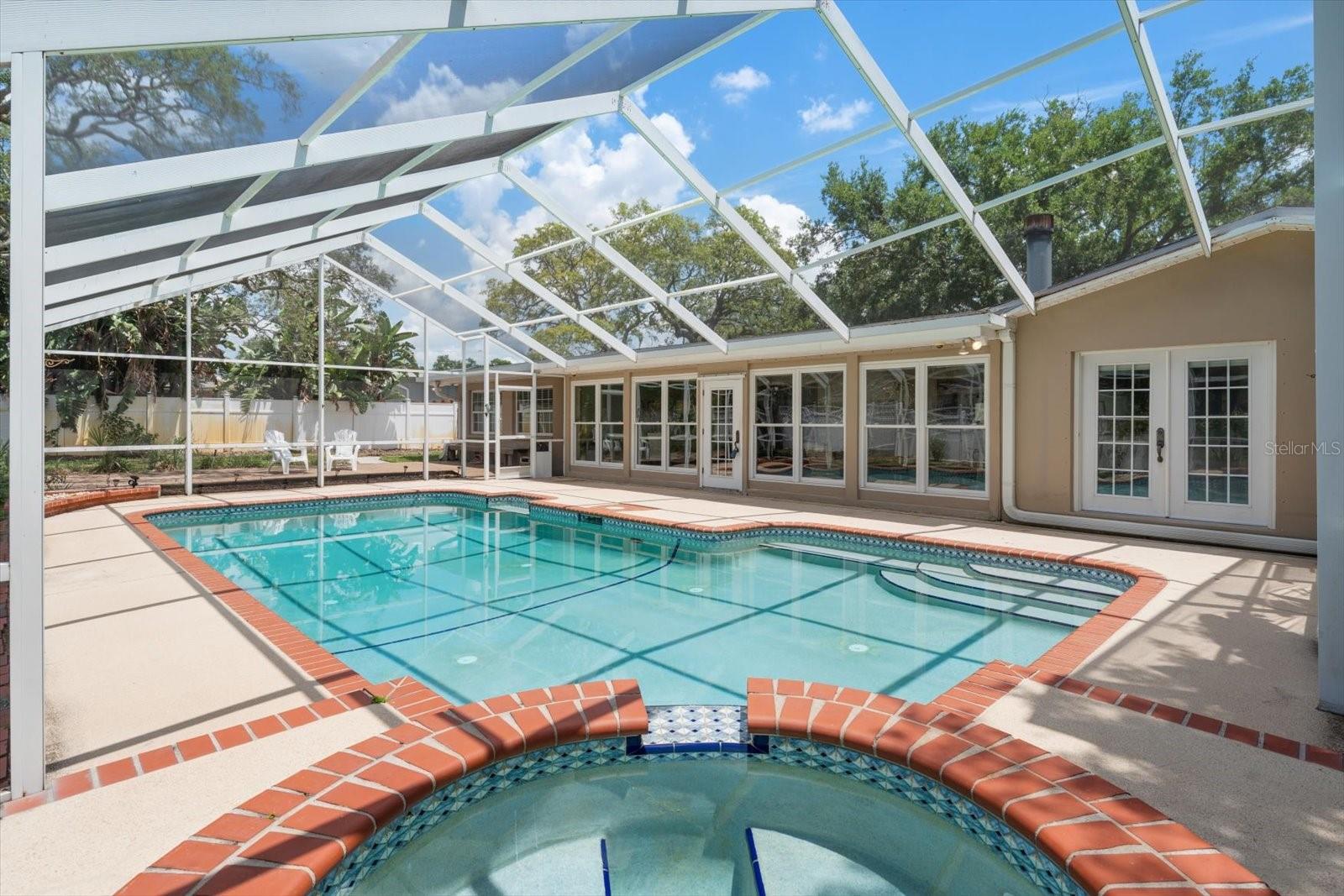 The perfect setting for summer living in Harbor Bluffs!