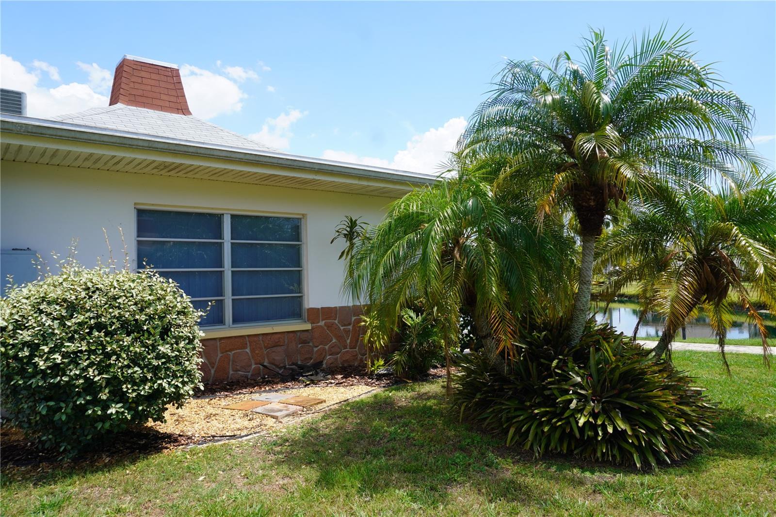 Side View 4350 Tahitian Gardens #E