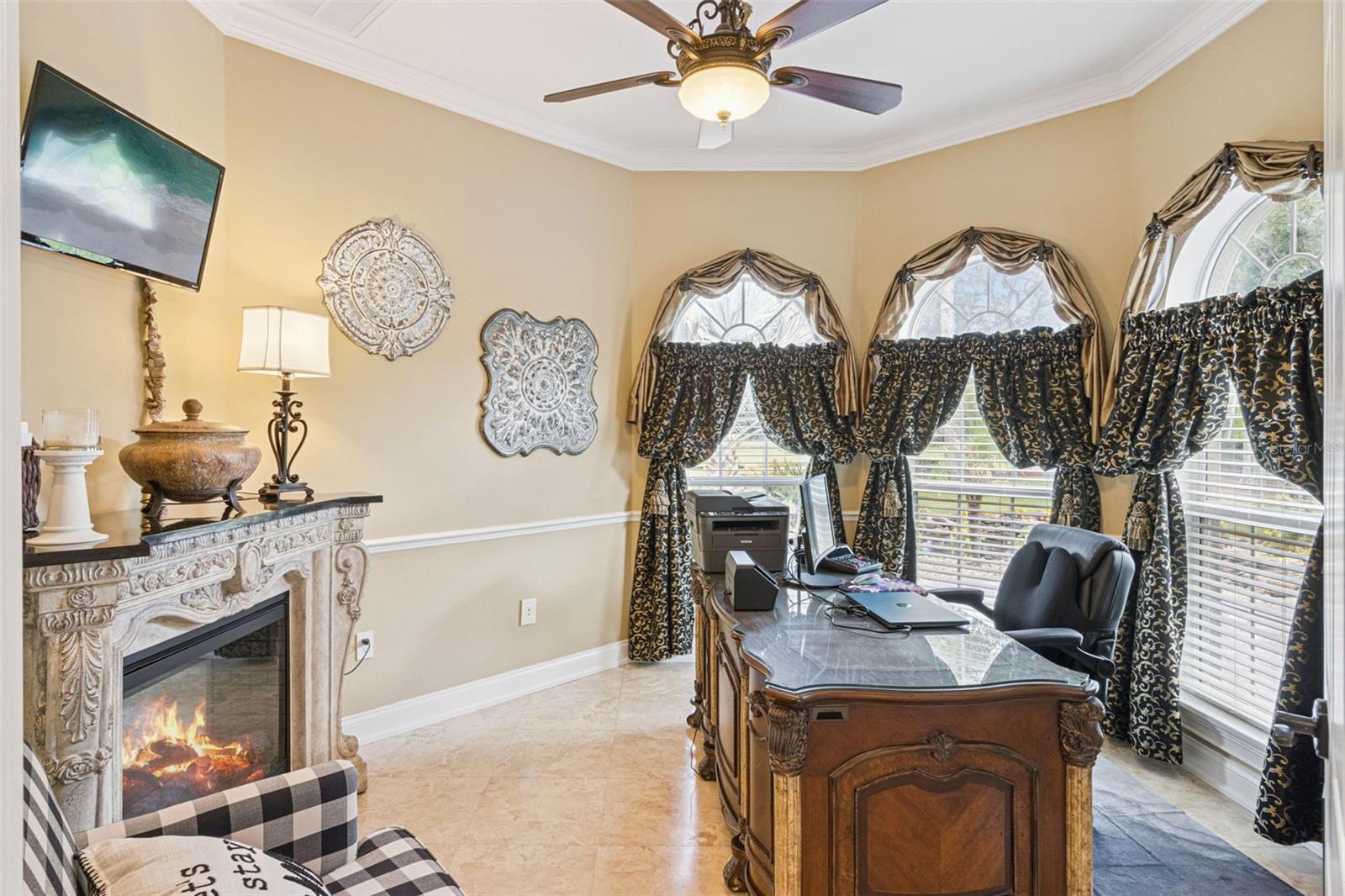 Bonus room cuurently used as an office.