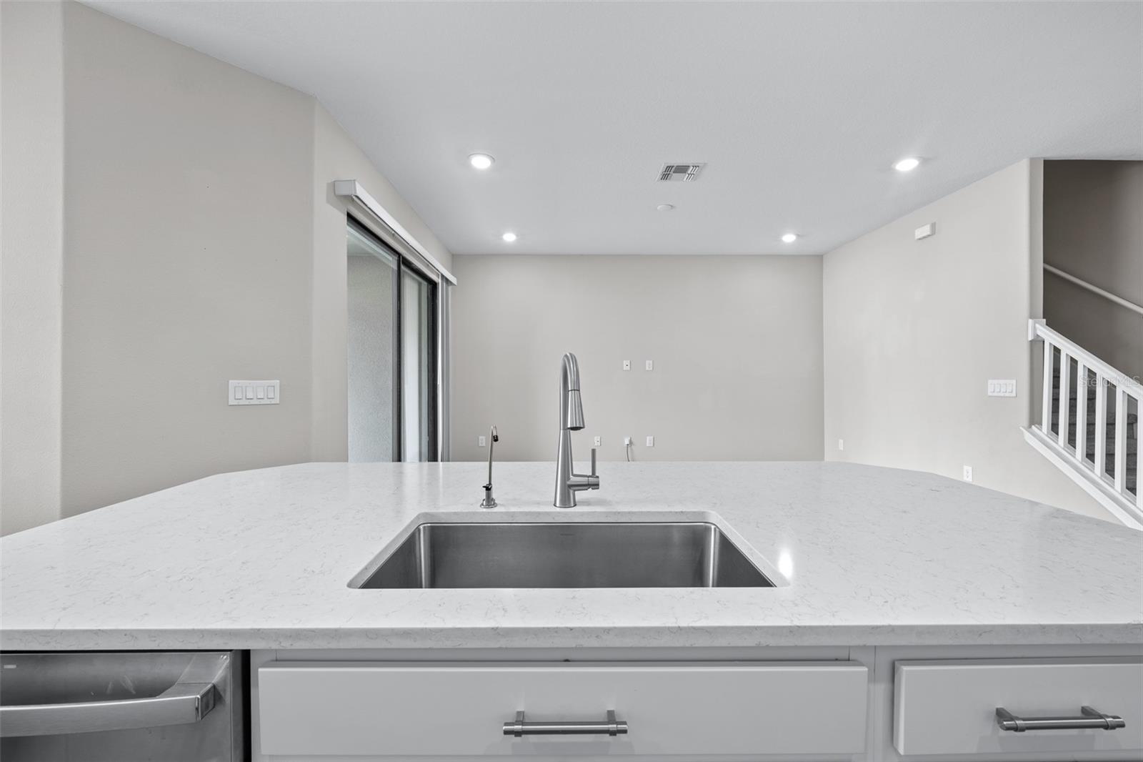 TB8510288