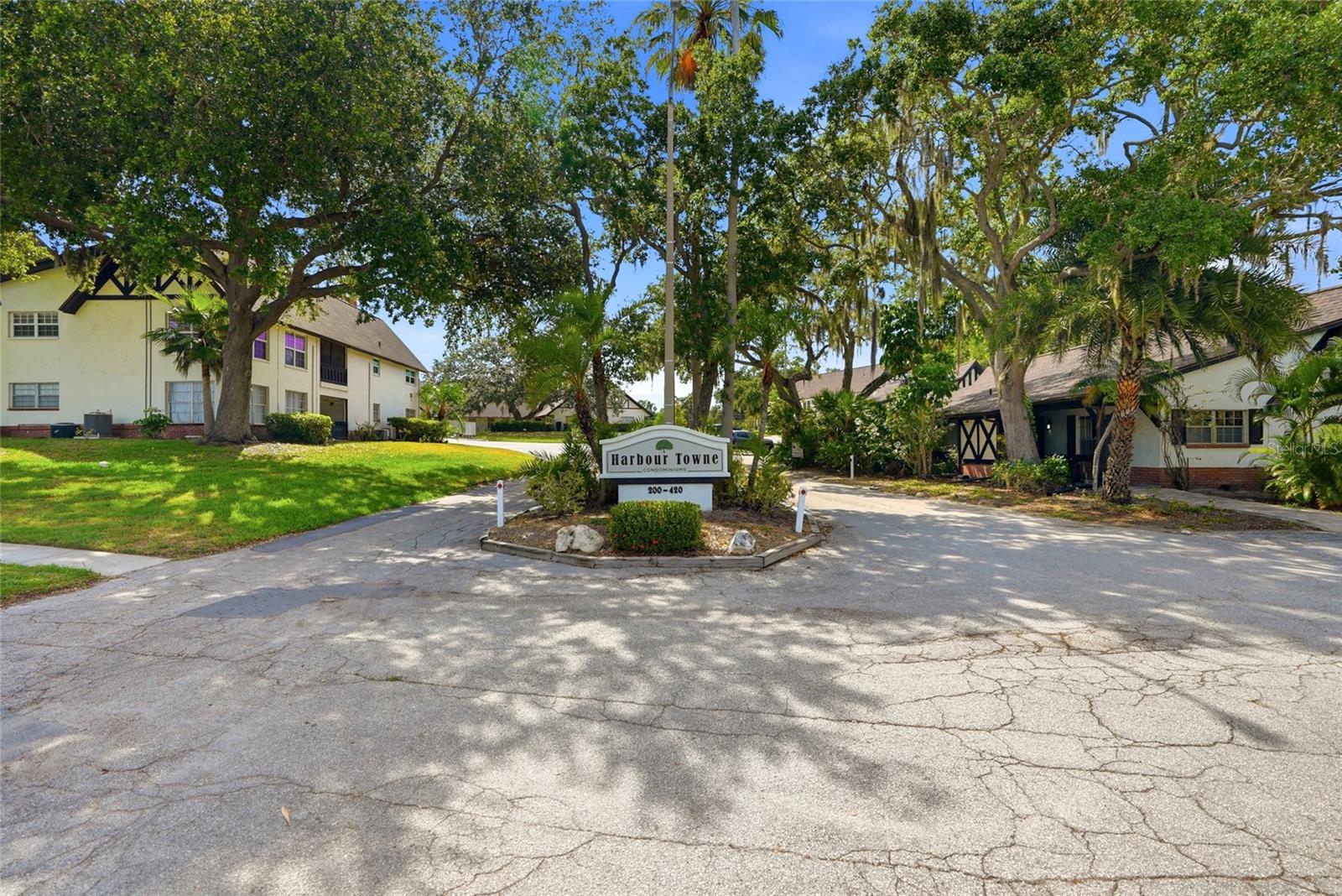Harbour Towne Entrance