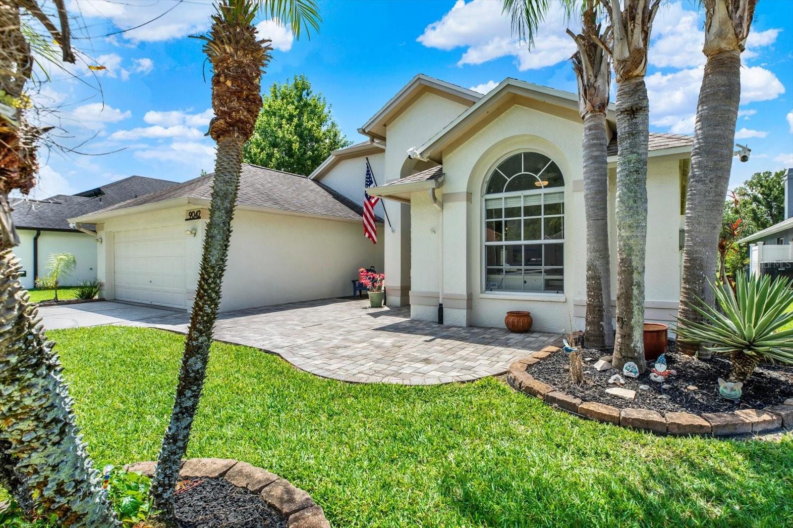 TB8510327