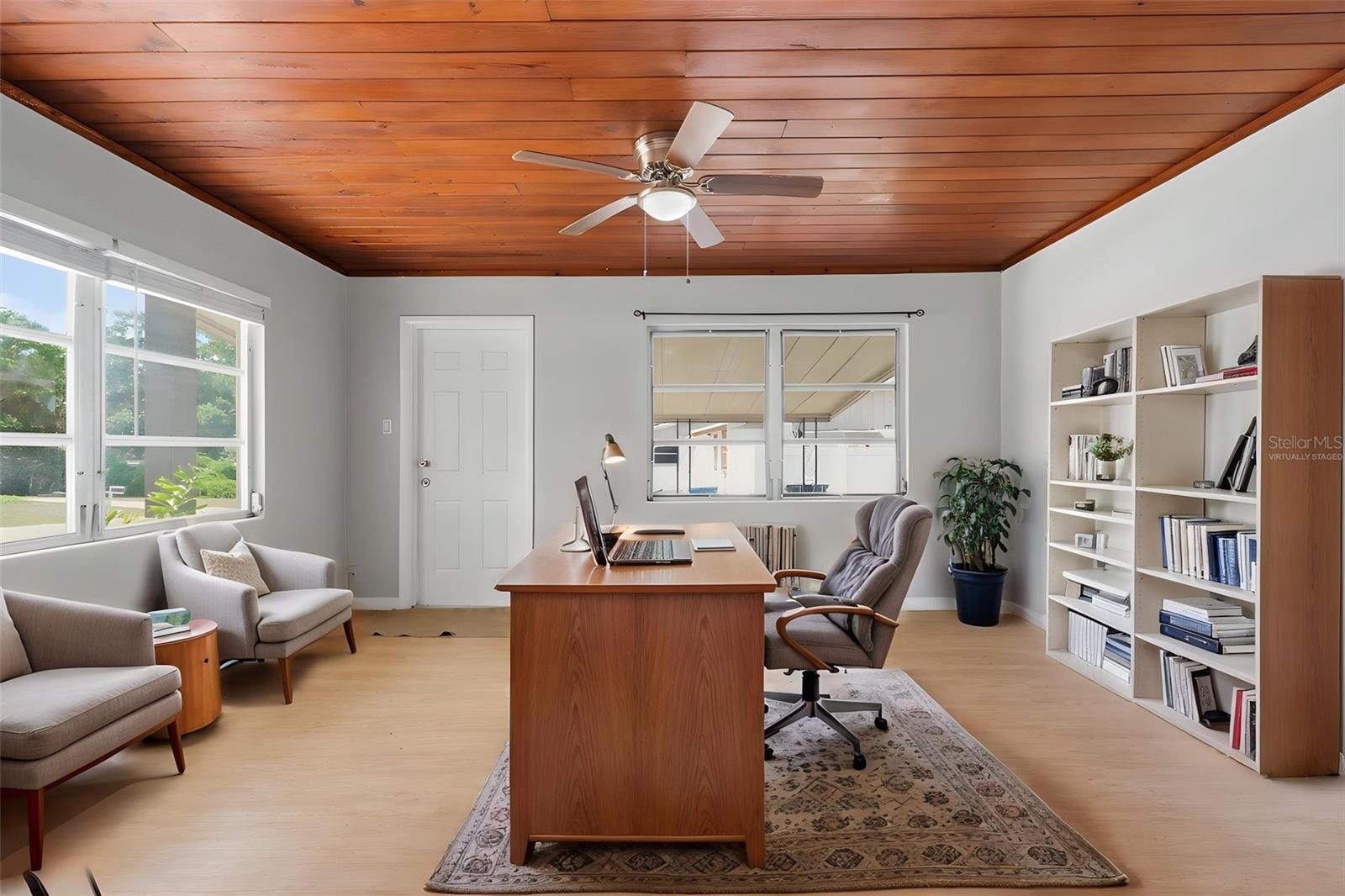 Virtually staged bonus room/flex space
