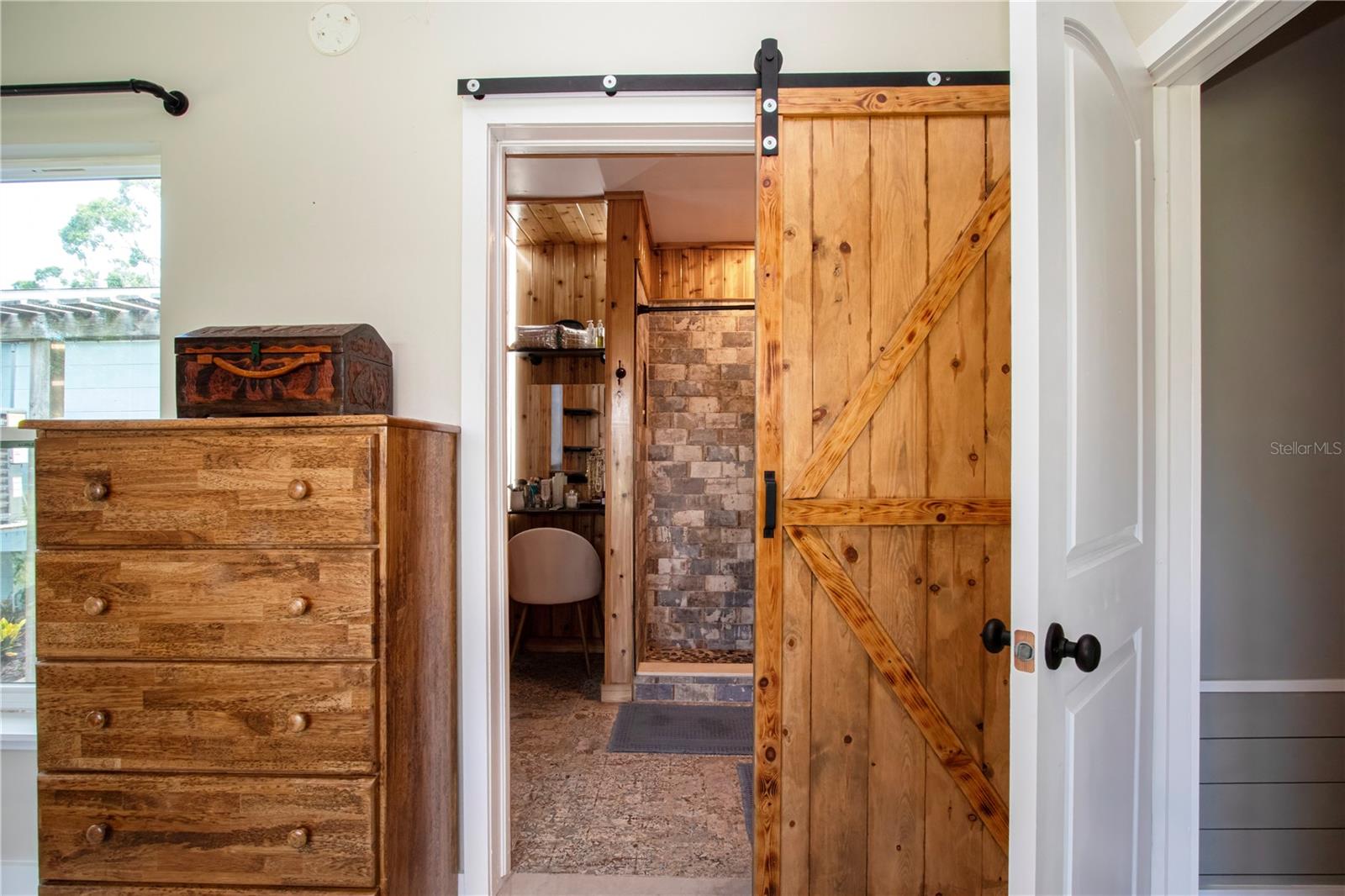 view of owners en suite