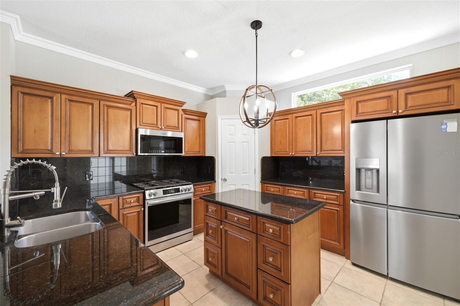 KITCHEN WITH ALL APPLIANCES PURCHASED IN THE LAST TWO YEARS