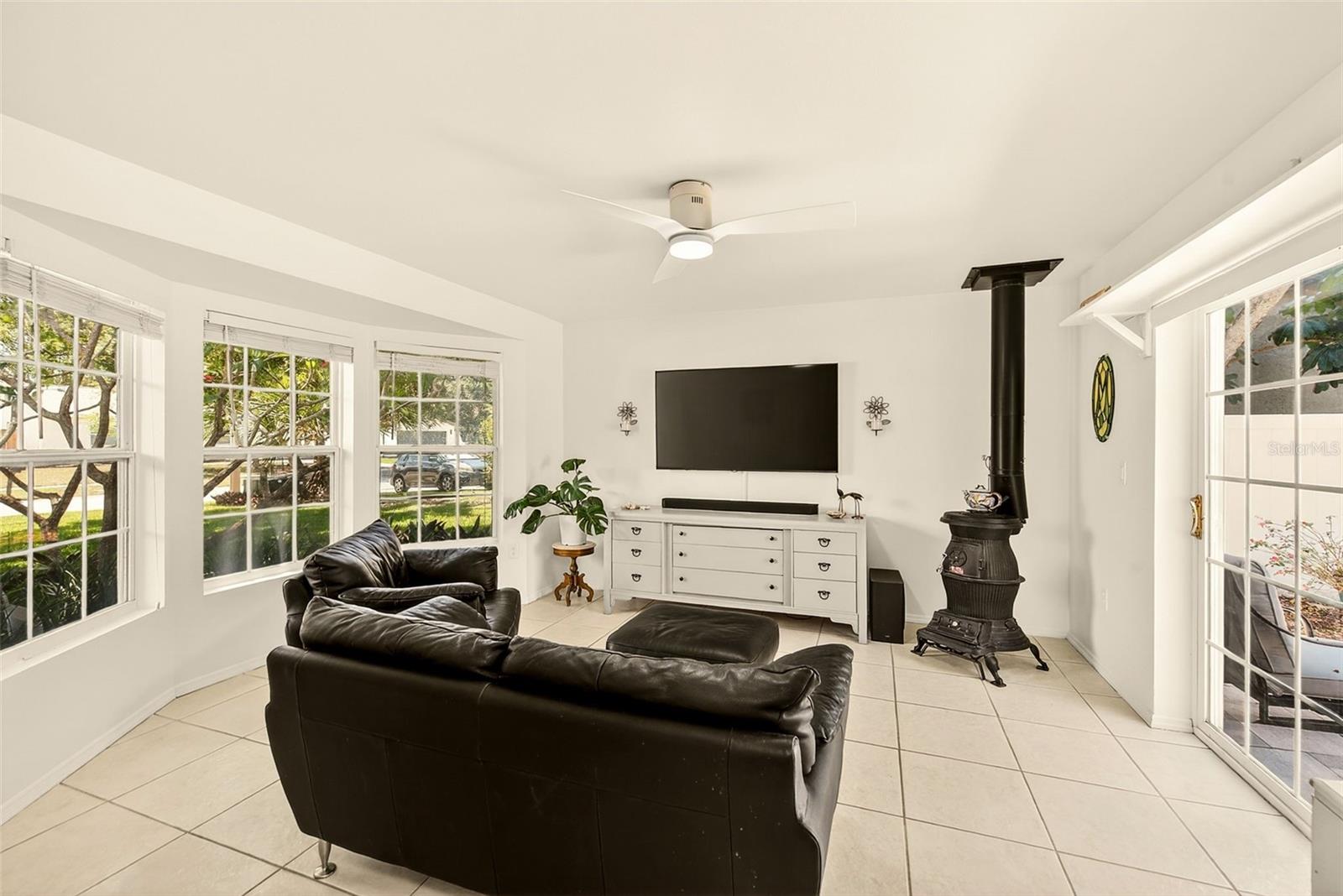 Bonus room with sliders to private outdoor patio