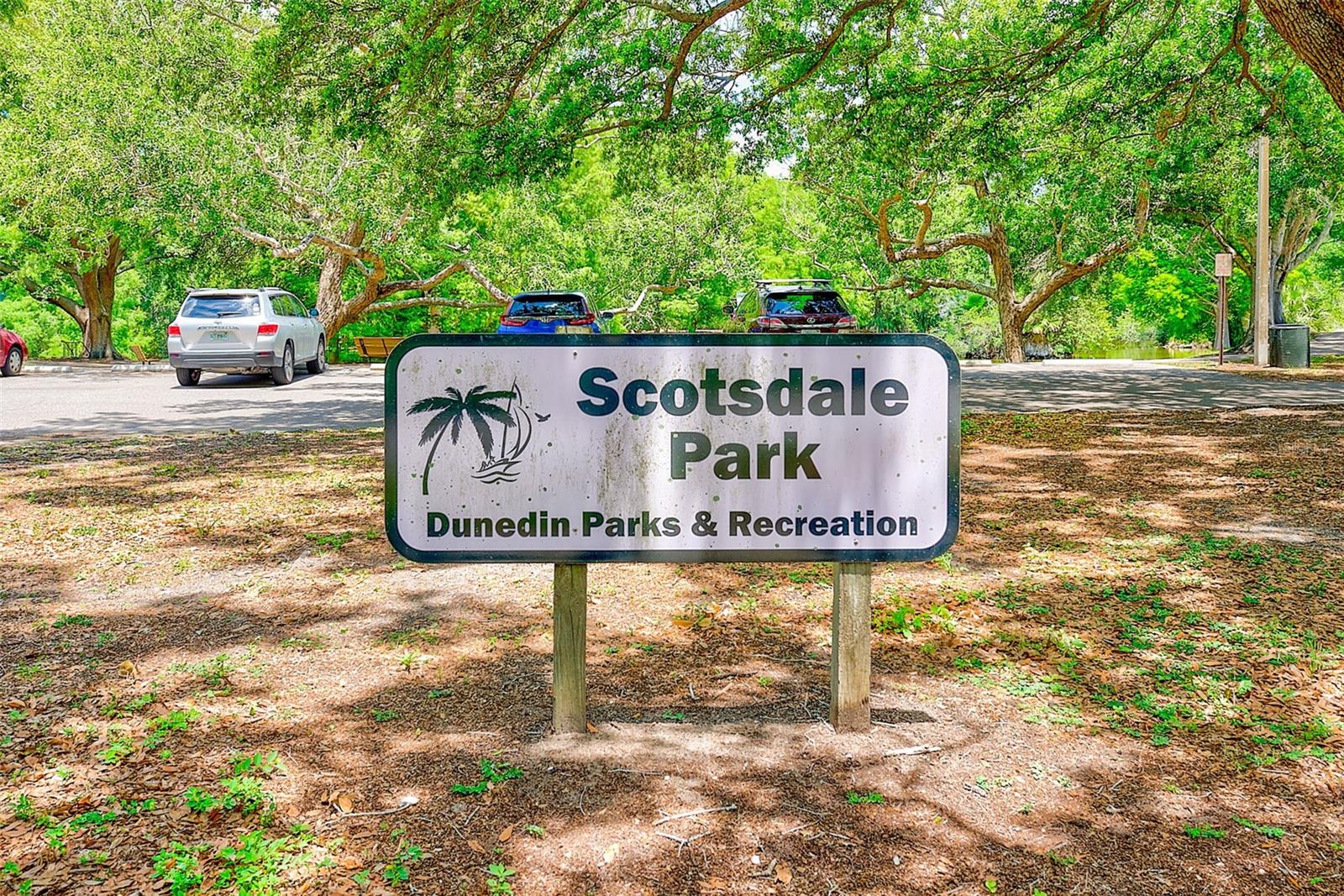 Scotsdale park just 2 blocks away
